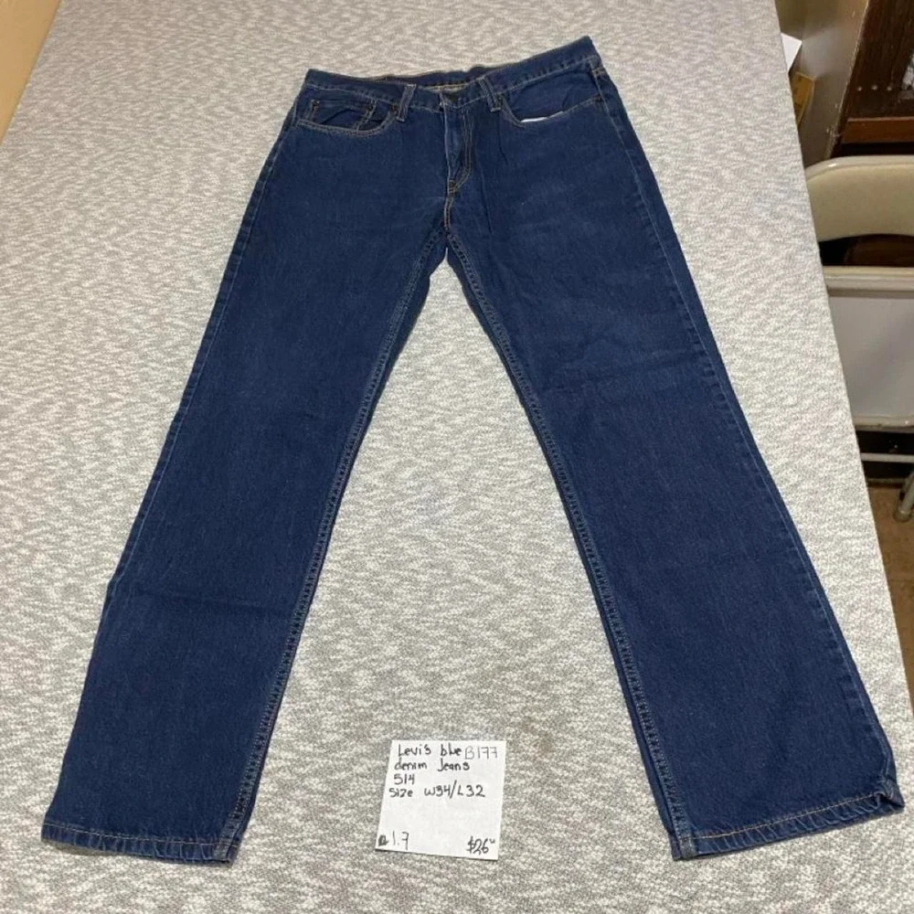 Levi's 514 blue denim jeans size W34/L32. SKU-B177#denim